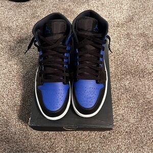 Jordan 1 Mid Hyper Royal